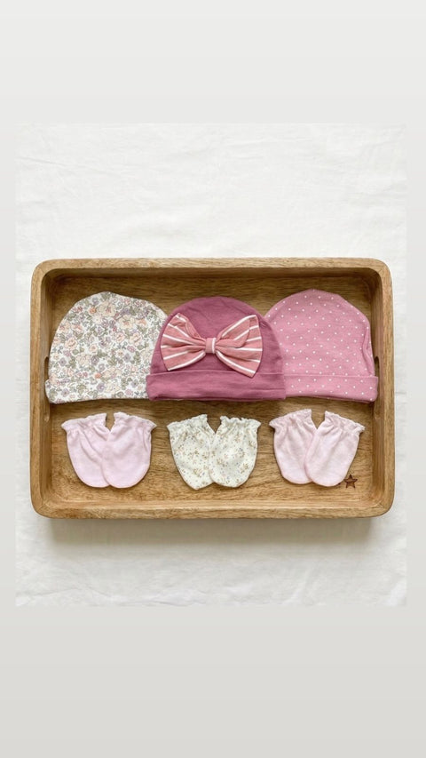 Super cute cap sets