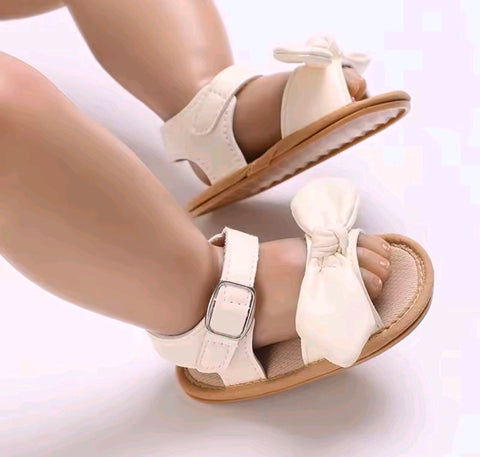 Elegant bow sanles