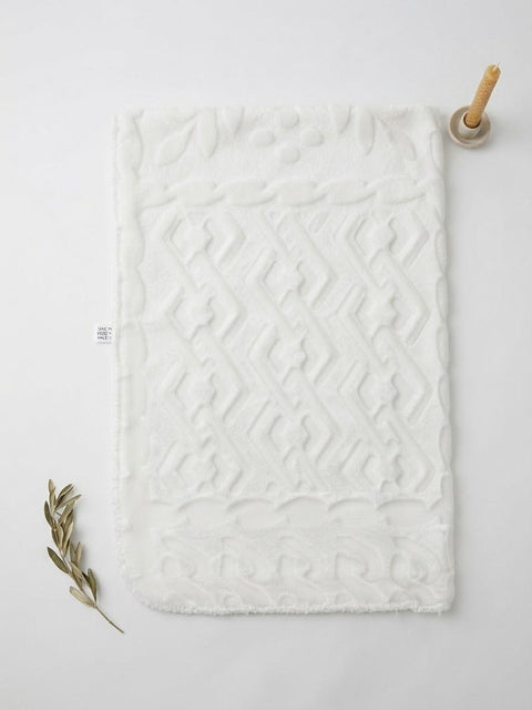 Pure comfort white blanket