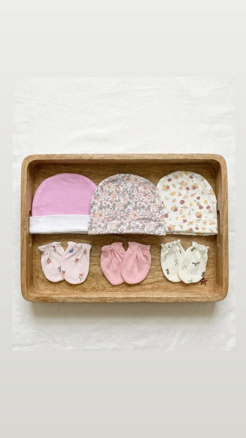 Super cute cap sets