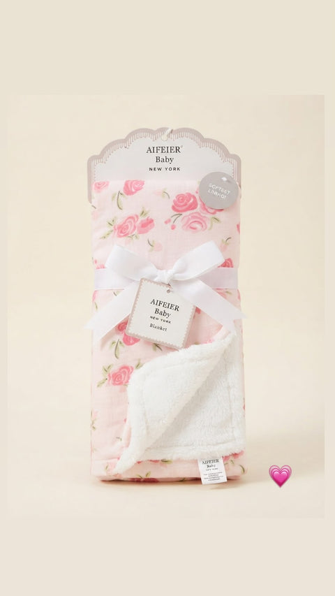 Baby's rosy dreams blanket