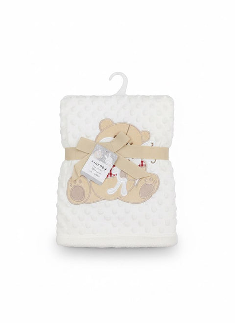 White bear quilted dotted blanket