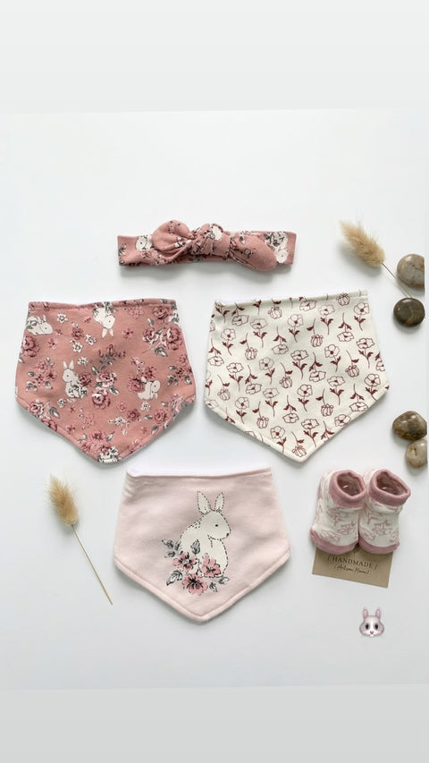 Baby flora bunny bib set