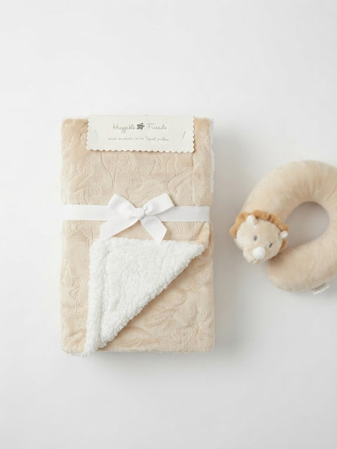 Huggable friend blanket set