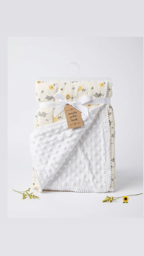 Buttercup blossom Muslin blanket