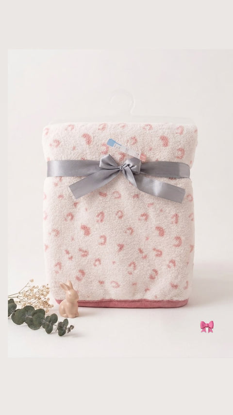 Chic and cozy blanket