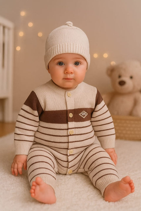 Beige wool romper with cap