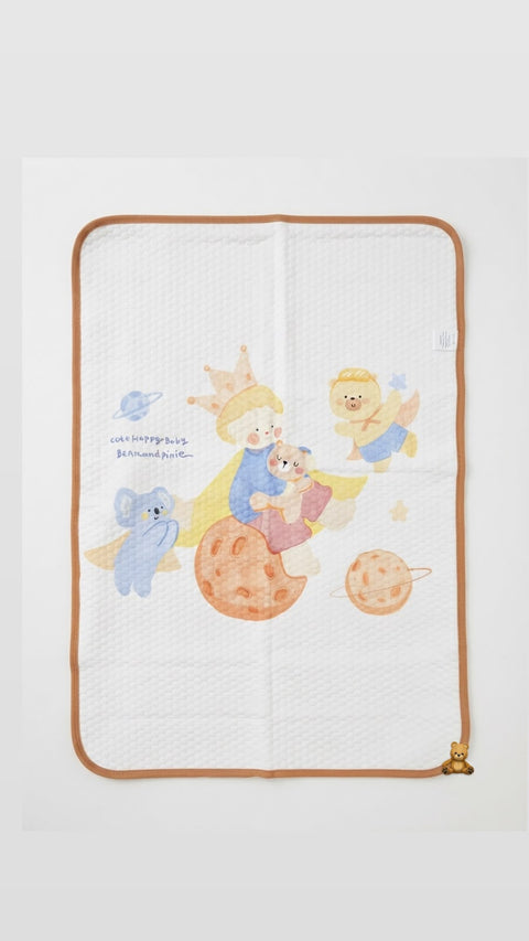 Royal baby bear changing mat